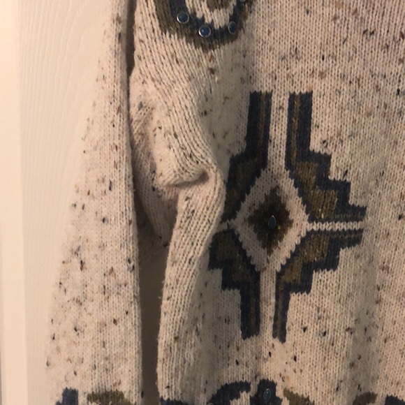 Sweater - Picture 3 of 5